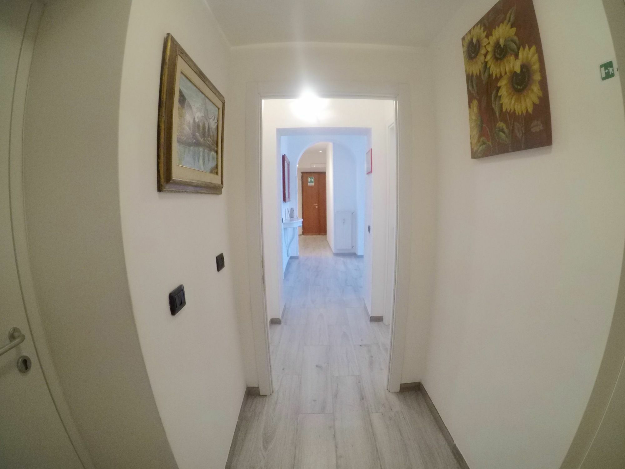 Julius Caesar Hotel 3*